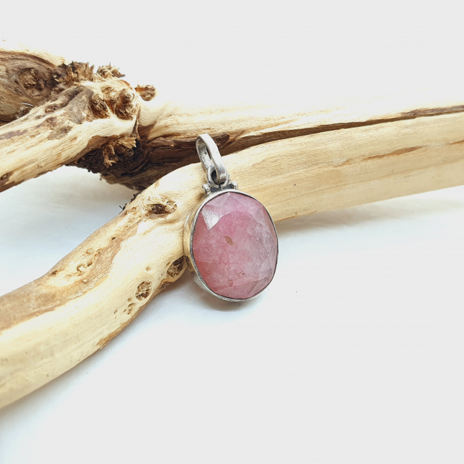 pendentif en rubis